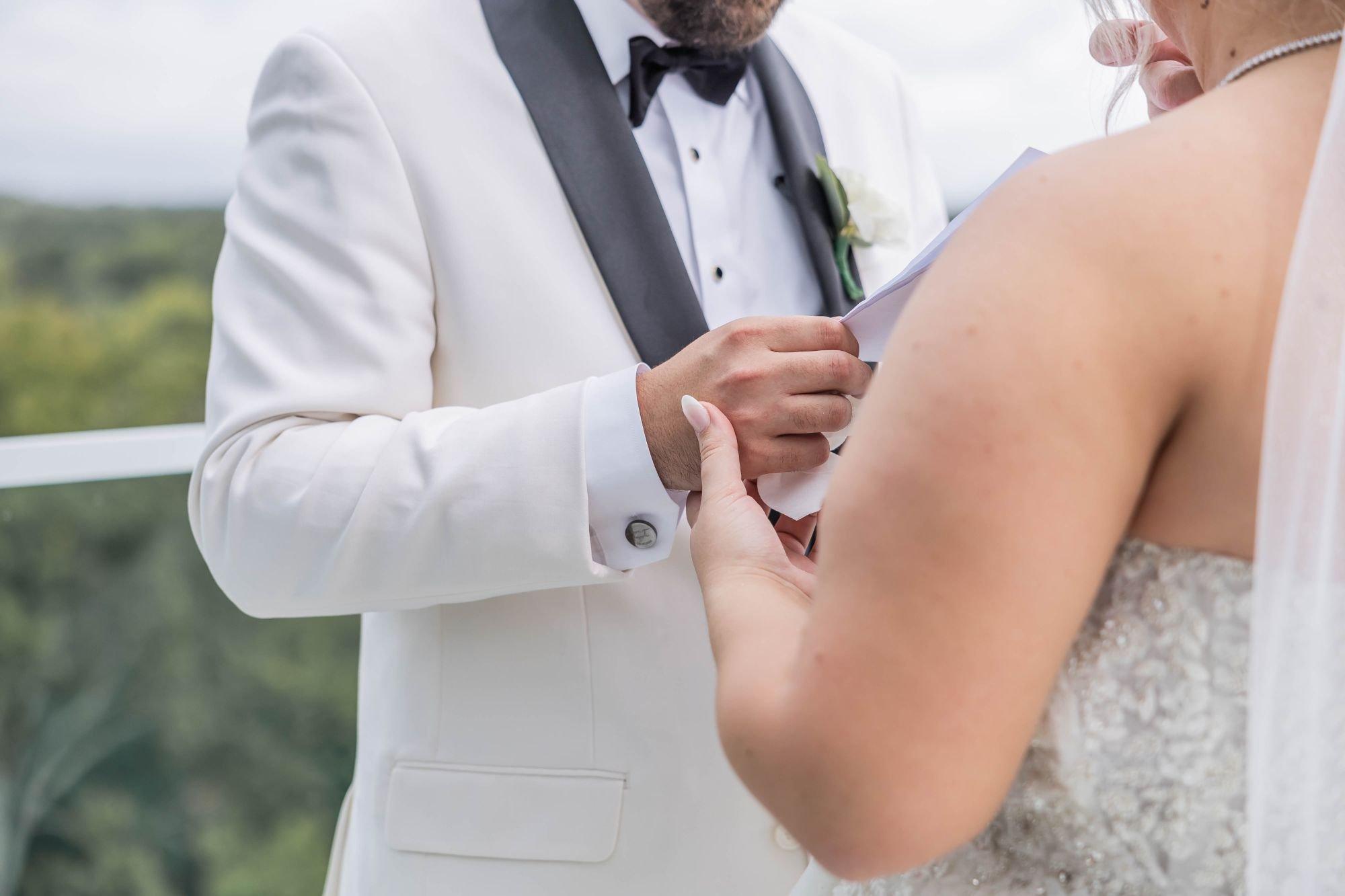 carousel-hero-element image-11